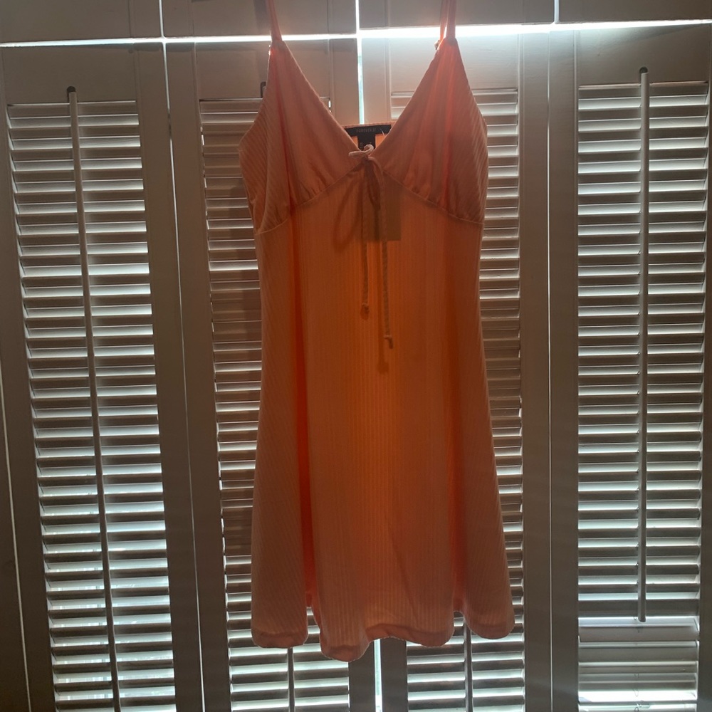 FOREVER 21 PEACH COLORED DRESS NWT NEVER WORN